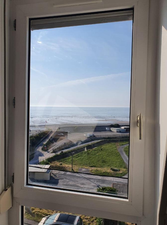 Appartement Face A La Mer Woignarue Exterior foto